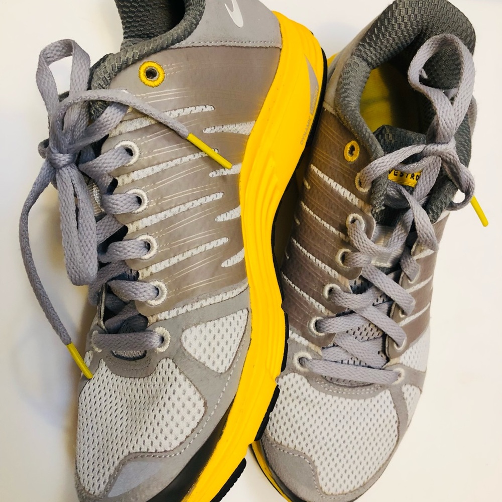 Nike shoes size 6.5 - Picture 3 of 7